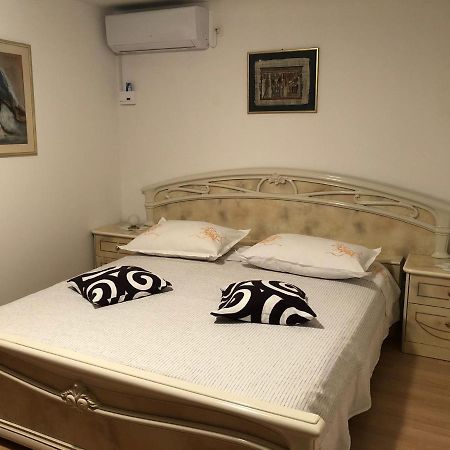 Apartment Danka Omiš Eksteriør bilde